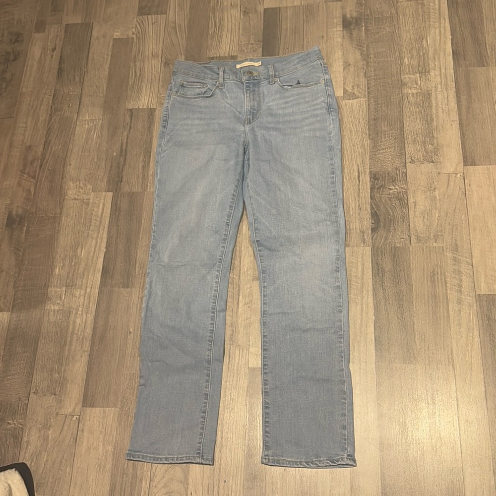Levi’s classic straight jean